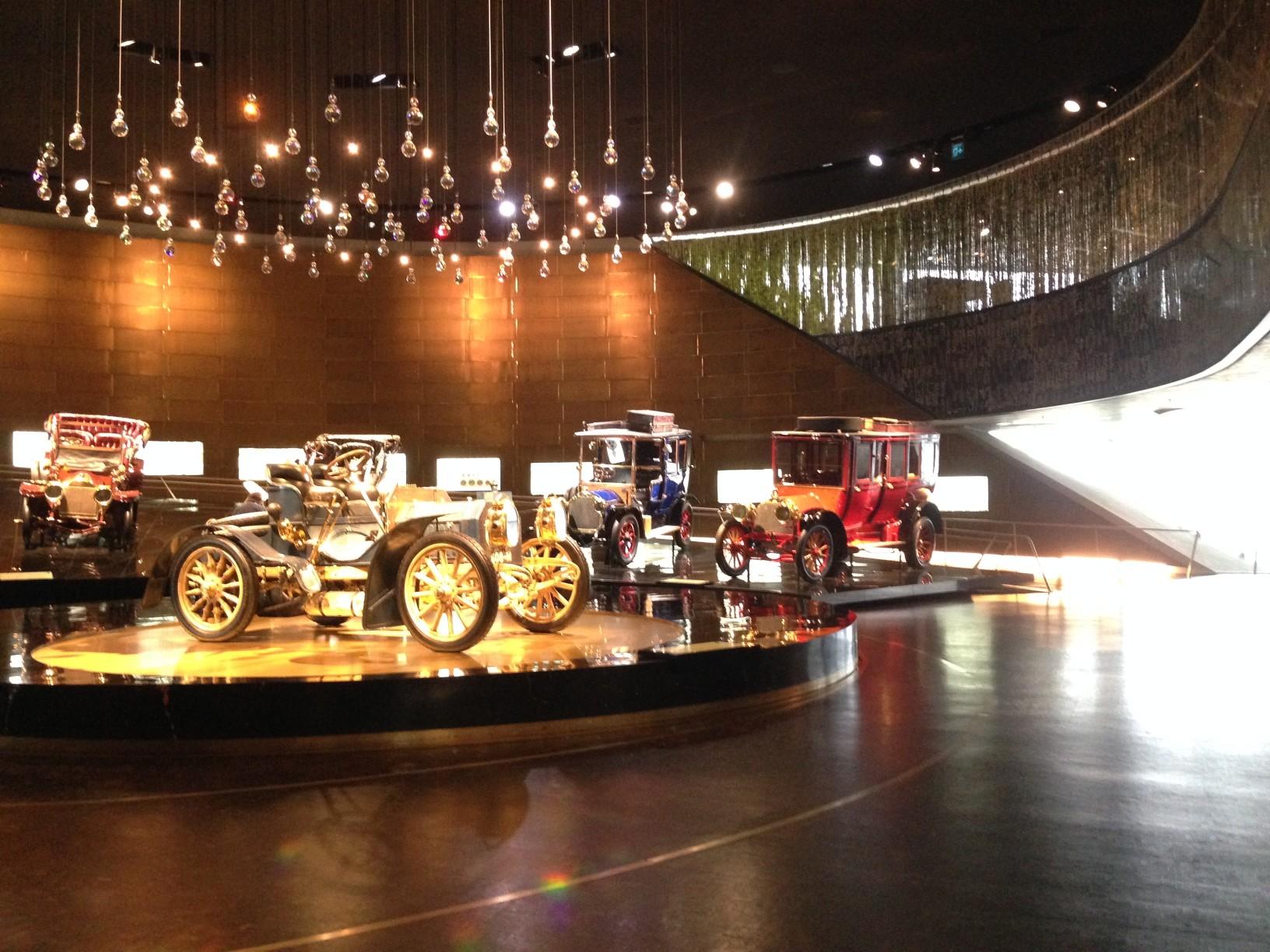好莱坞的汽车博物馆拥有大量著名的游乐设施。