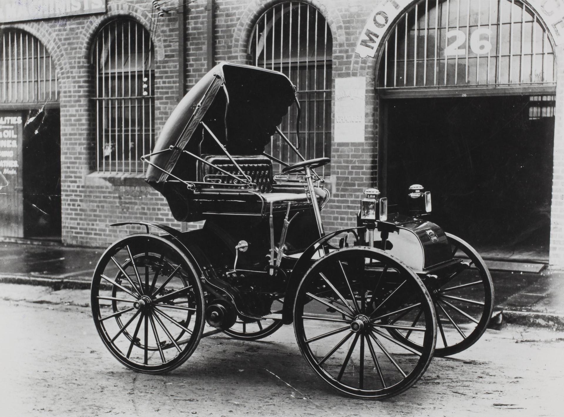 第一个“车”据说由法国陆军工程师。