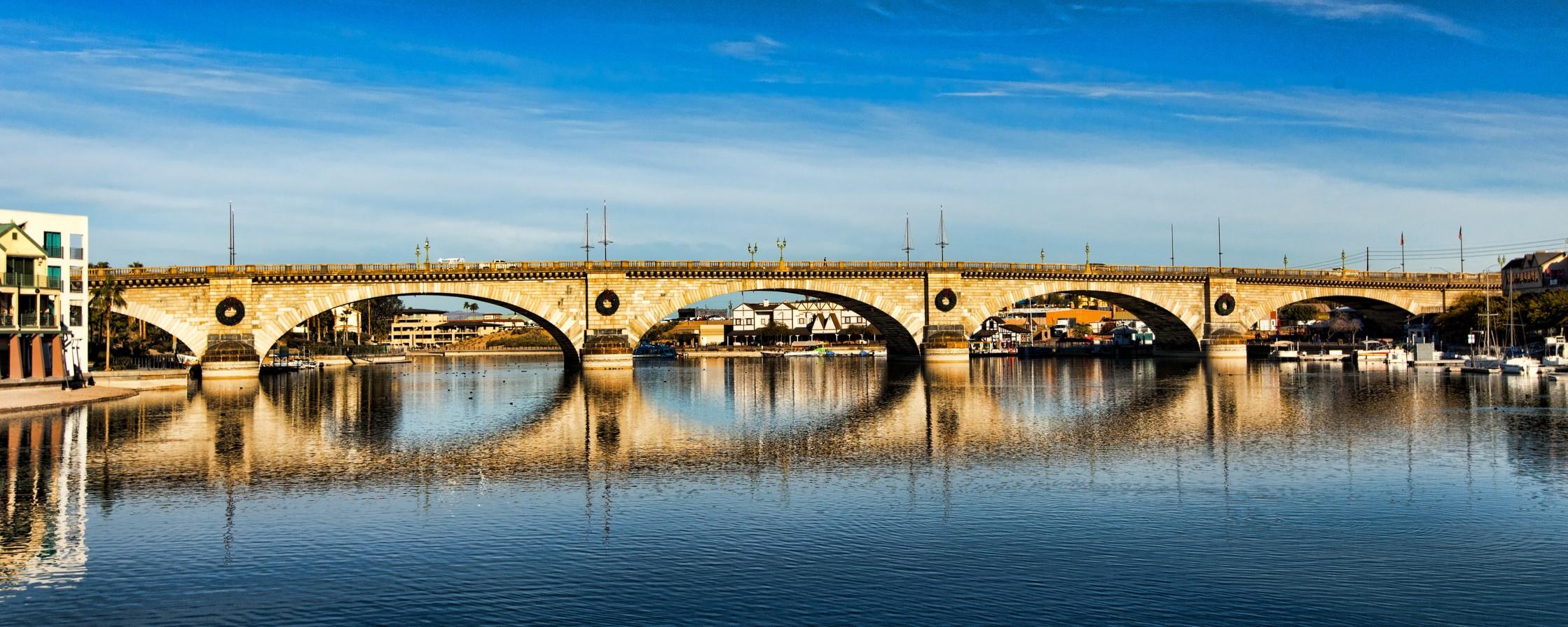 伦敦桥,湖Havasu城市,亚利桑那州”sizes=