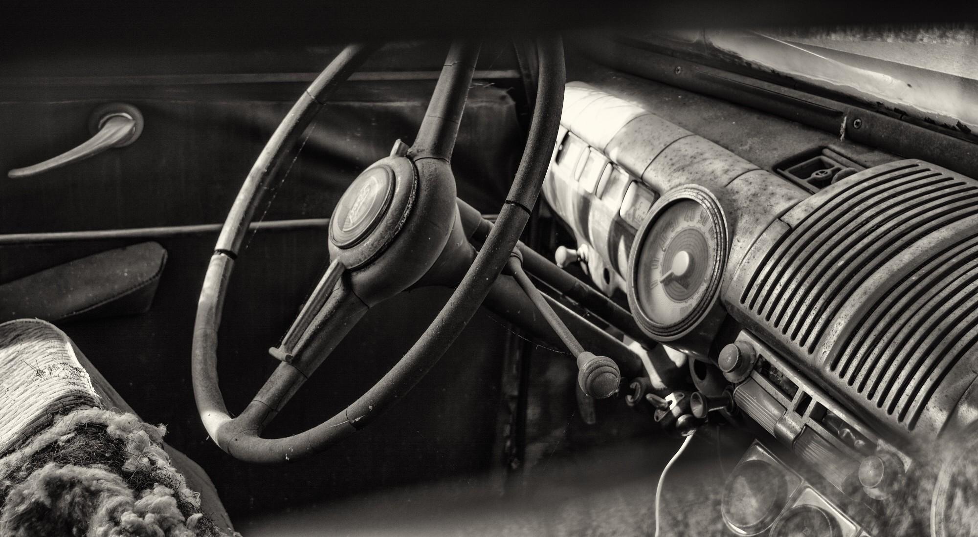 古董车过去提醒和聪明才智早期的汽车制造商。