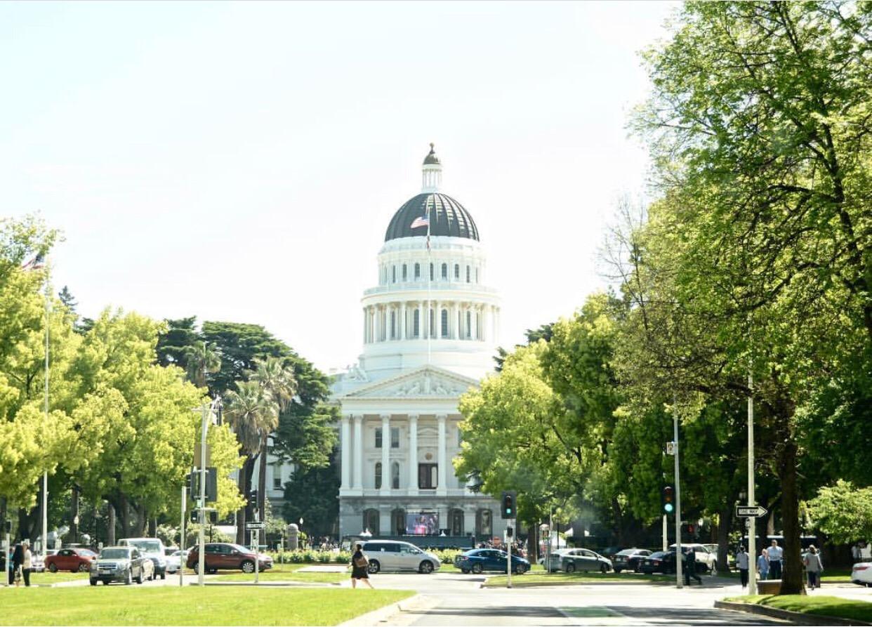 加州的国会大厦,萨克拉门托,加利福尼亚州”sizes=