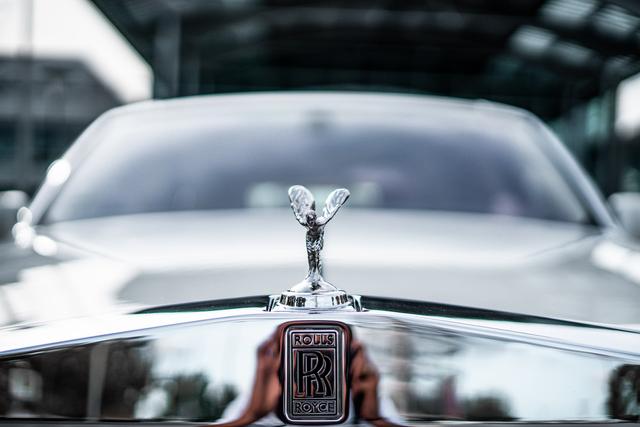 The Rolls Royce Umbrella - A detailed look at how the RICH avoid