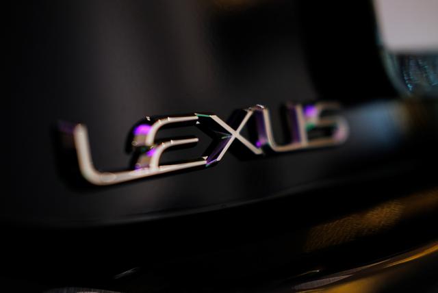 lexus-rx-350-trunk-space.jpg