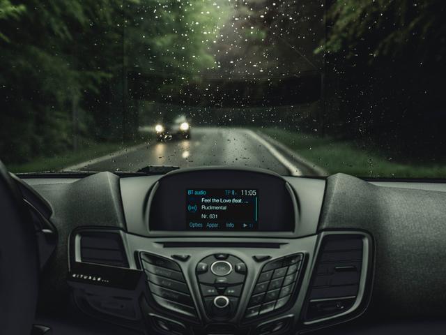 car-stereo.jpg