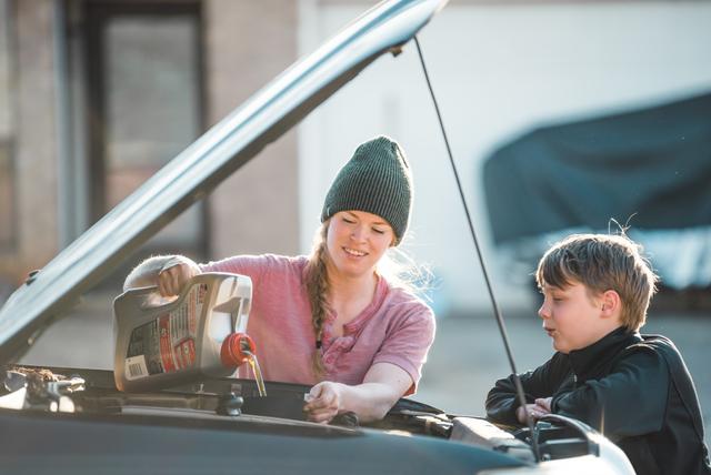 mom-and-son-working-together-on-a-vehicle_t20_vLJNgE.jpg