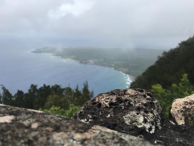 foggy-view-of-kalaupapa-molokai-hawaii_t20_AlRzYr.jpg