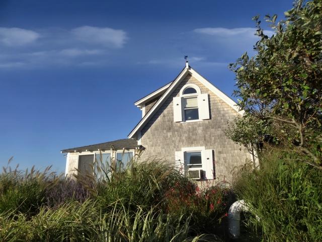 Seaside Cape-Cod style home on Martha's Vineyard (Photo by marn123424 via Twenty20)