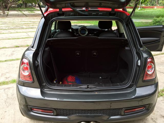 mini-cooper-trunk-space.jpg