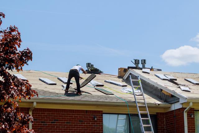 how-to-get-insurance-to-pay-for-roof-replacement.jpg