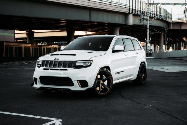 The 2011 Jeep Grand Cherokee is a premium SUV but has some glaring issues