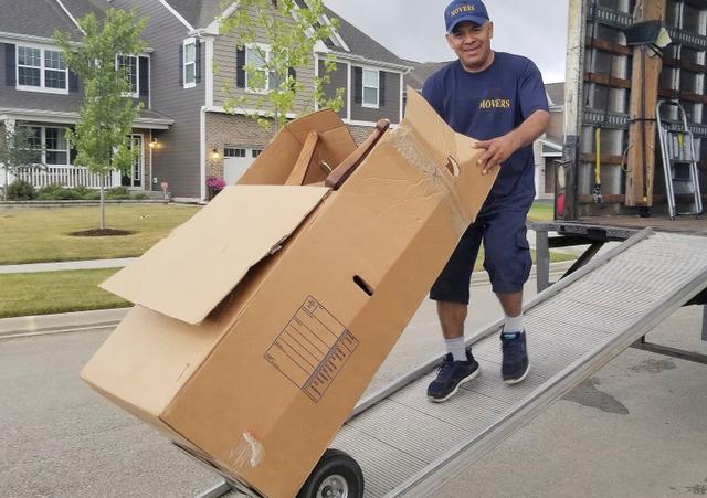 A man working for a moving company (Photo by marn123424 via Twenty20)