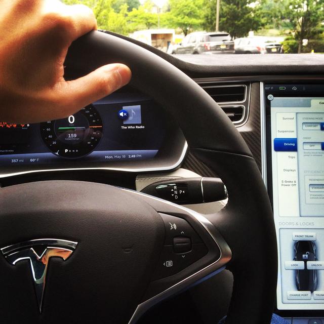 starting-the-week-off-right-by-taking-the-tesla-model-s-p85d-for-a-spin-that-insane-mode-seamless-no_t20_plQrVj.jpg