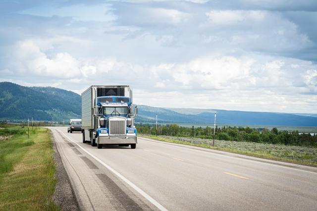 The trucking industry is starting to go electric | Twenty20