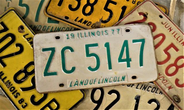 illinois-license-plate-frames.jpg