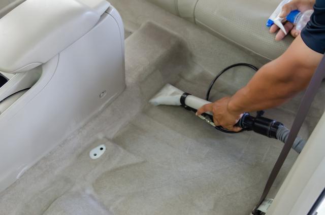 How to Clean Car Upholstery and Carpeting (Photo by donut_aoo via Twenty20)