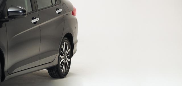 car-body-parts-side-view-automotive-car-parts-such-as-window-wheel-tire-headlight-side-mirror-side_t20_8gOLyZ.jpg