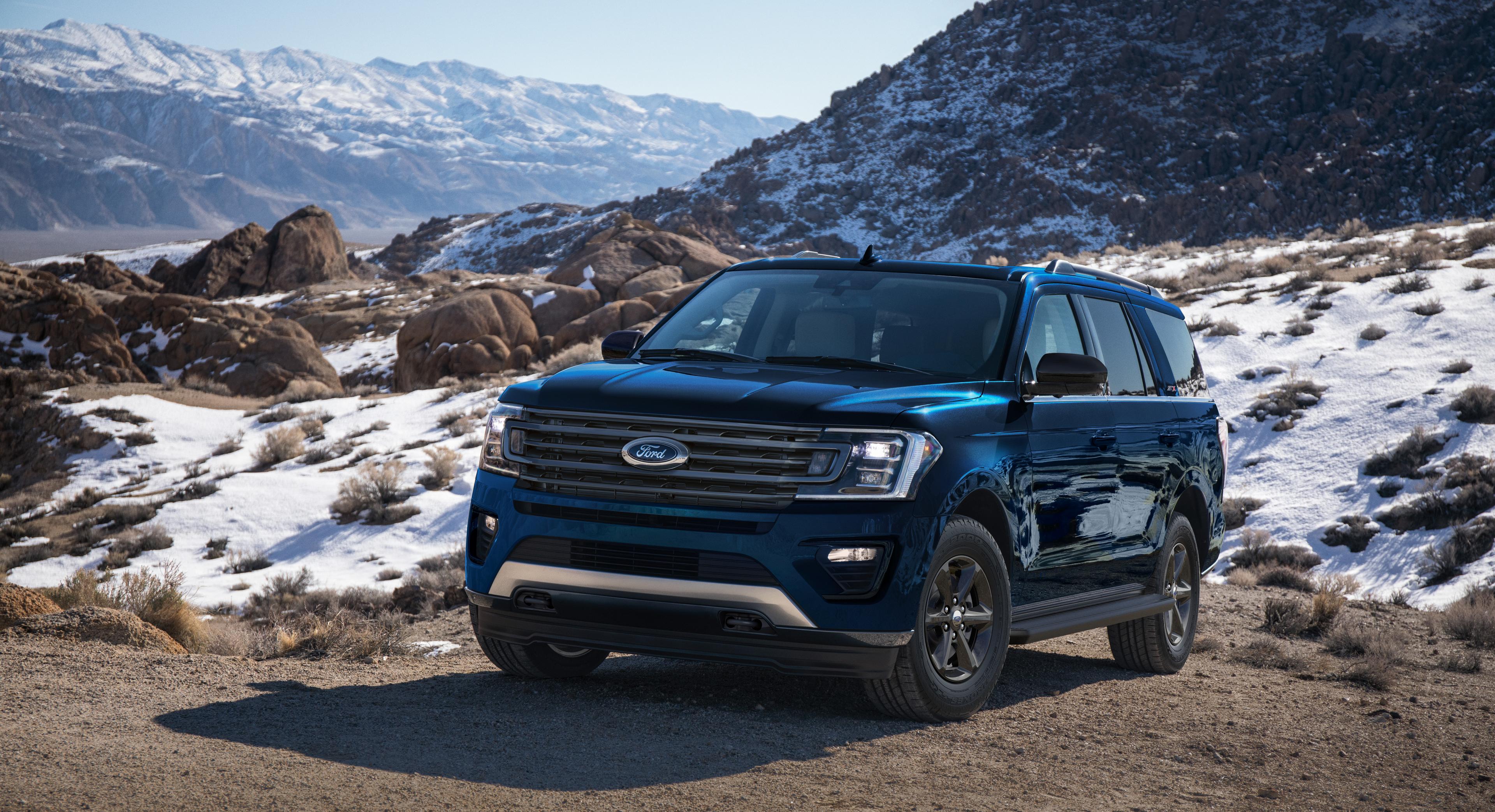 Image of a blue Ford Expedition courtesy of Ford. 