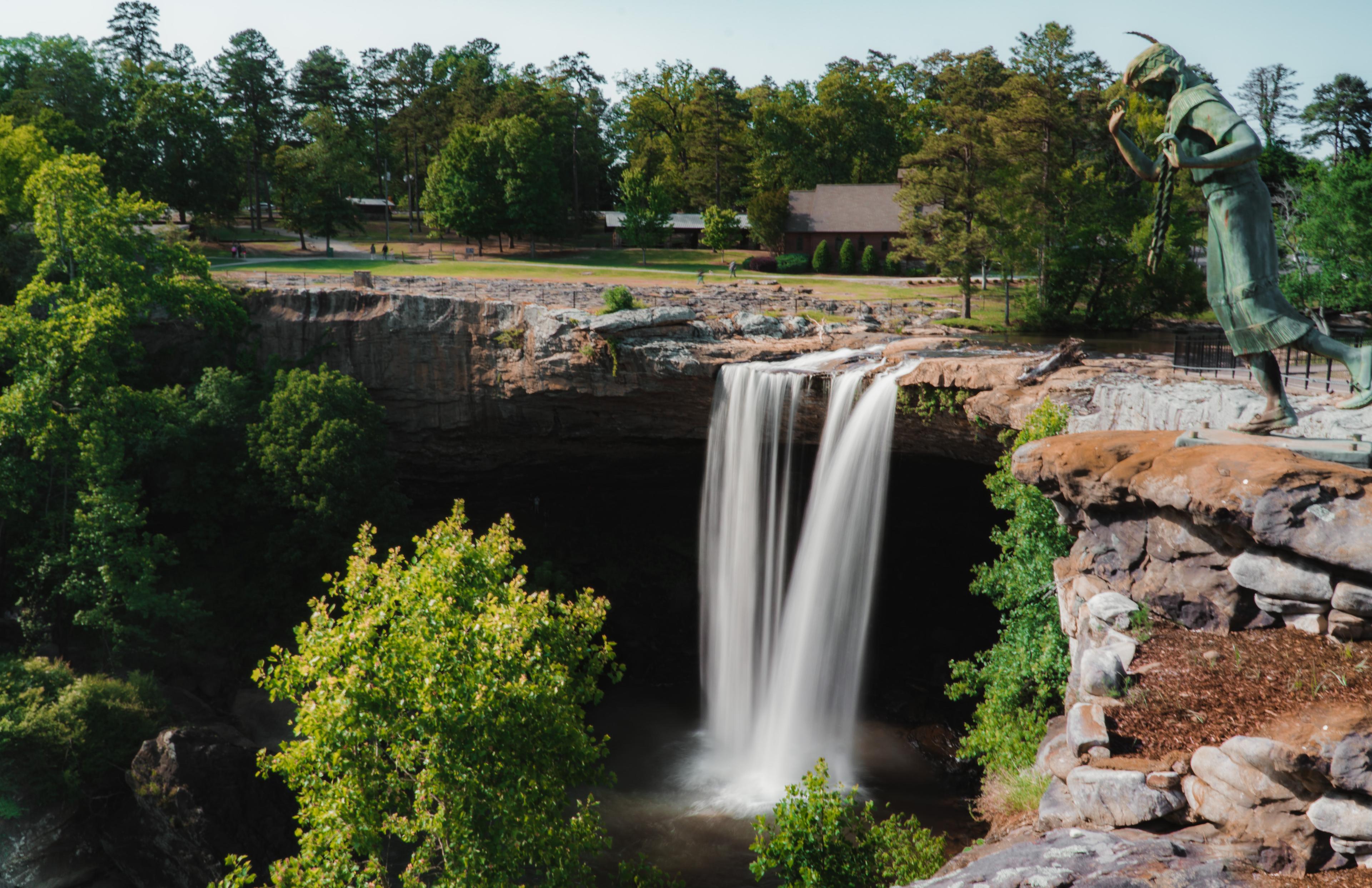 View of the Noccalula Falls in Gadsden Alabama.