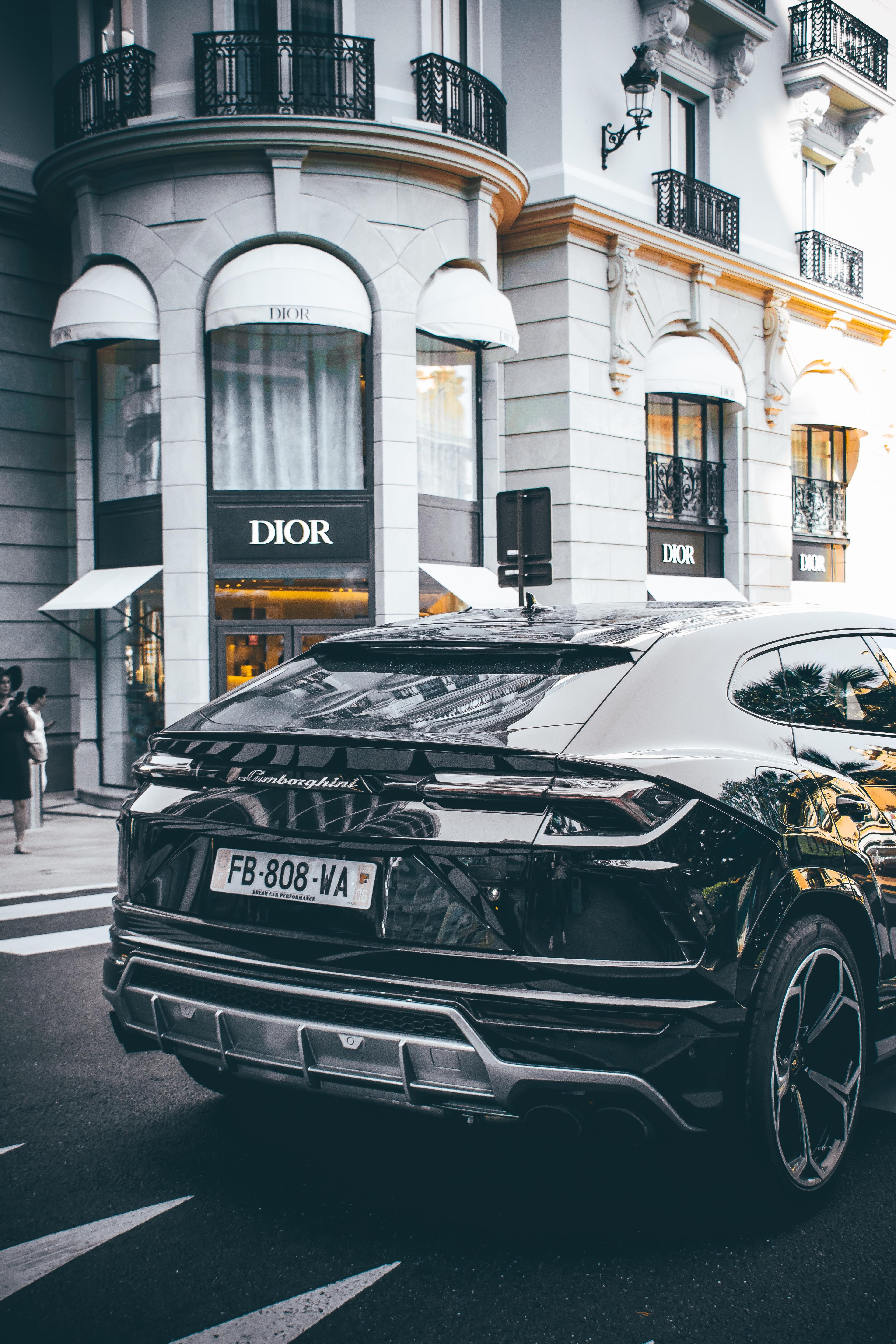 Black Lamborghini Urus