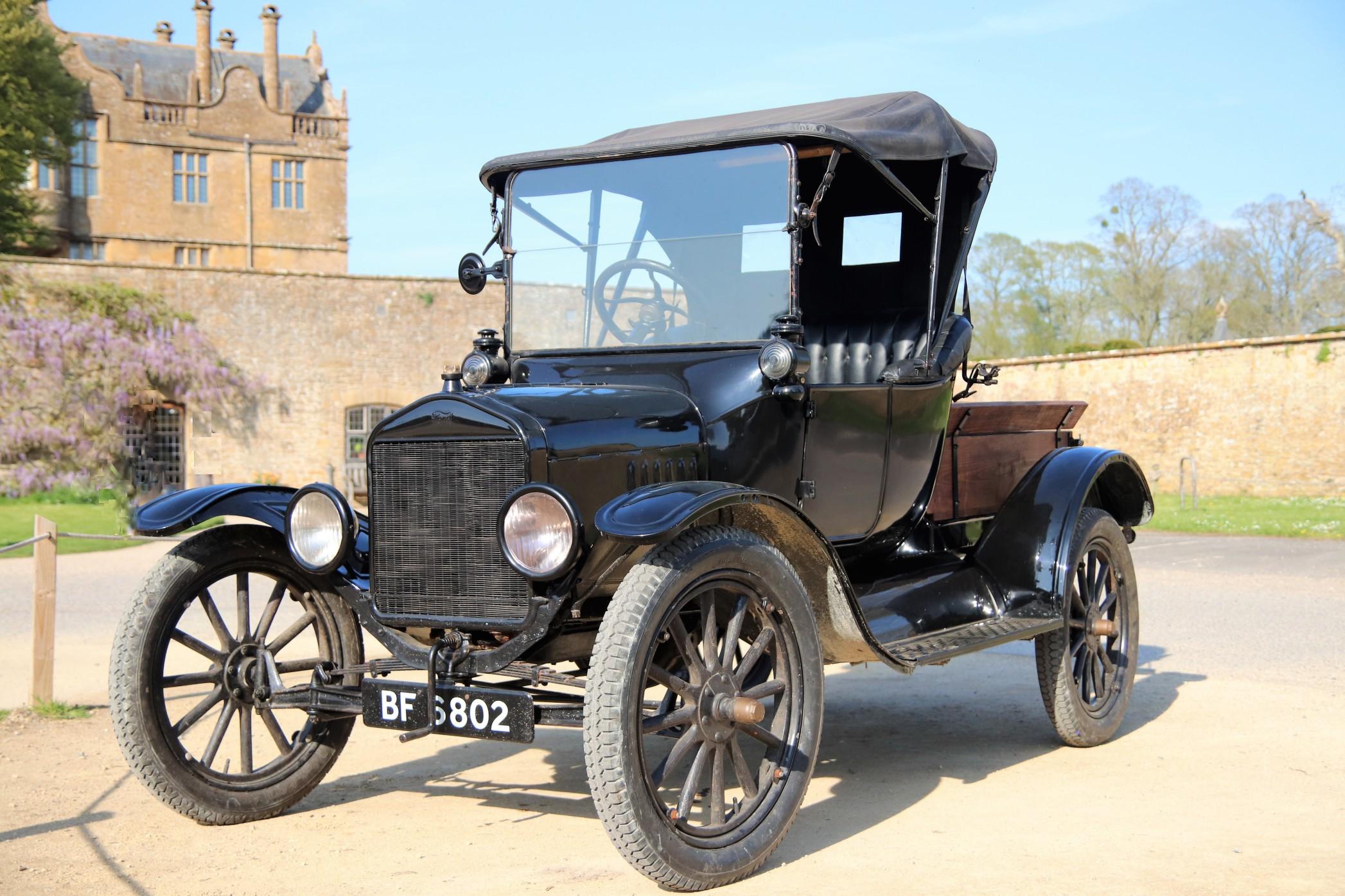 Text: Ford Model T