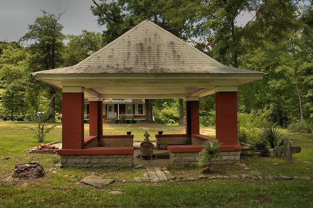 Abandoned Well House, White Sulphur Springs, Georgia