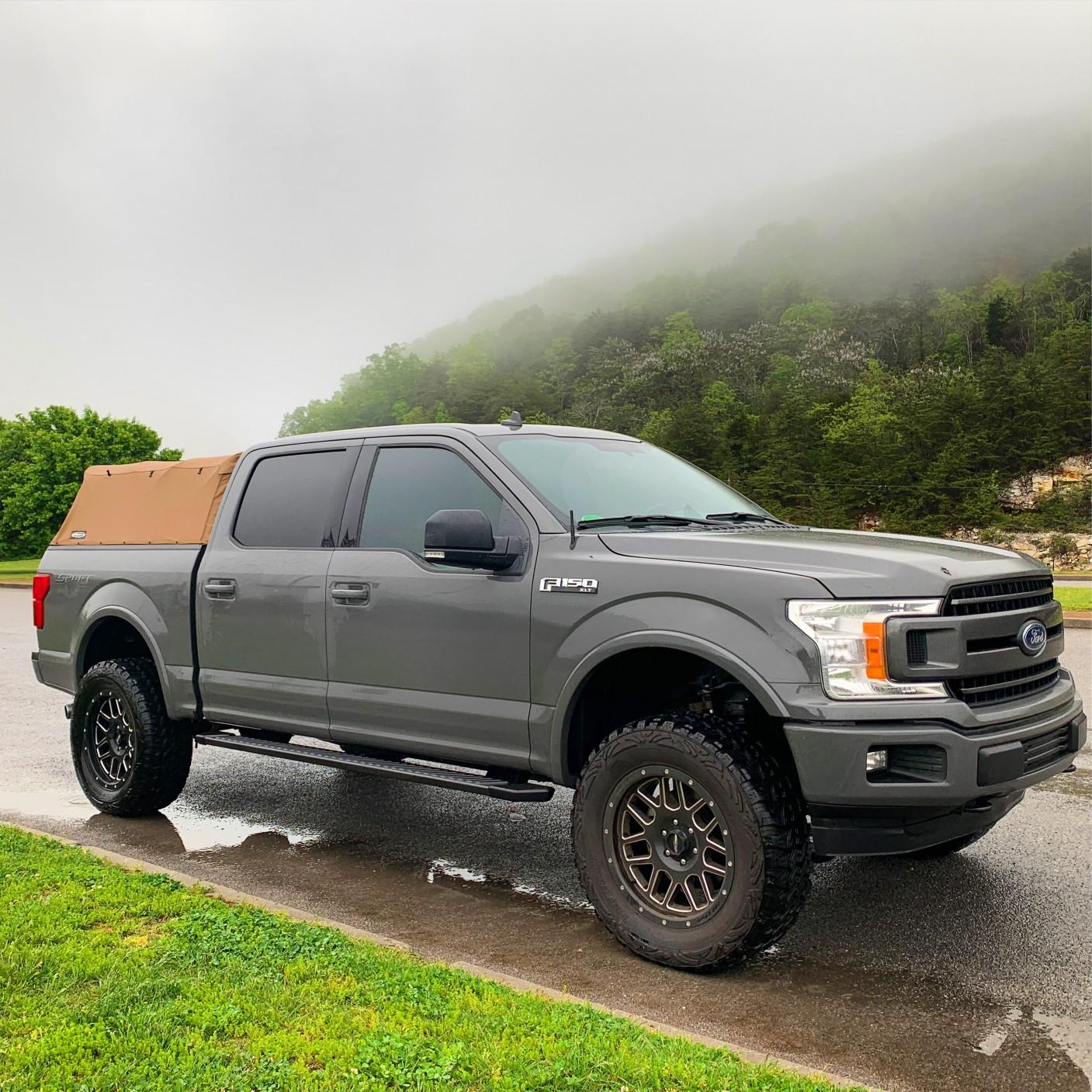 If you want to lift your truck it’s good to know the difference between a body lift and a suspension lift so you can pick one that suits your needs.