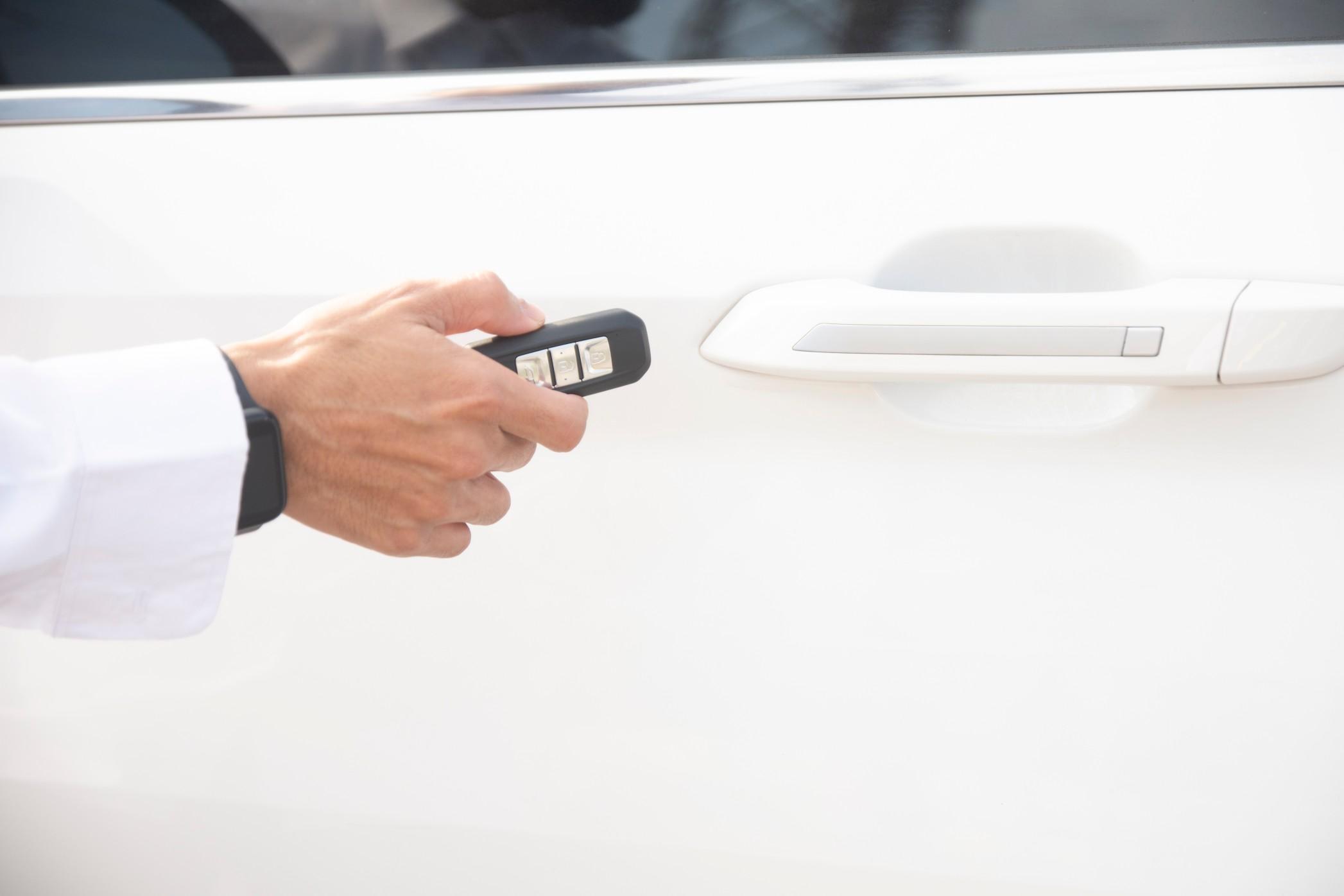 If you are having trouble locking your car doors, there are a few possible causes of the problem. 