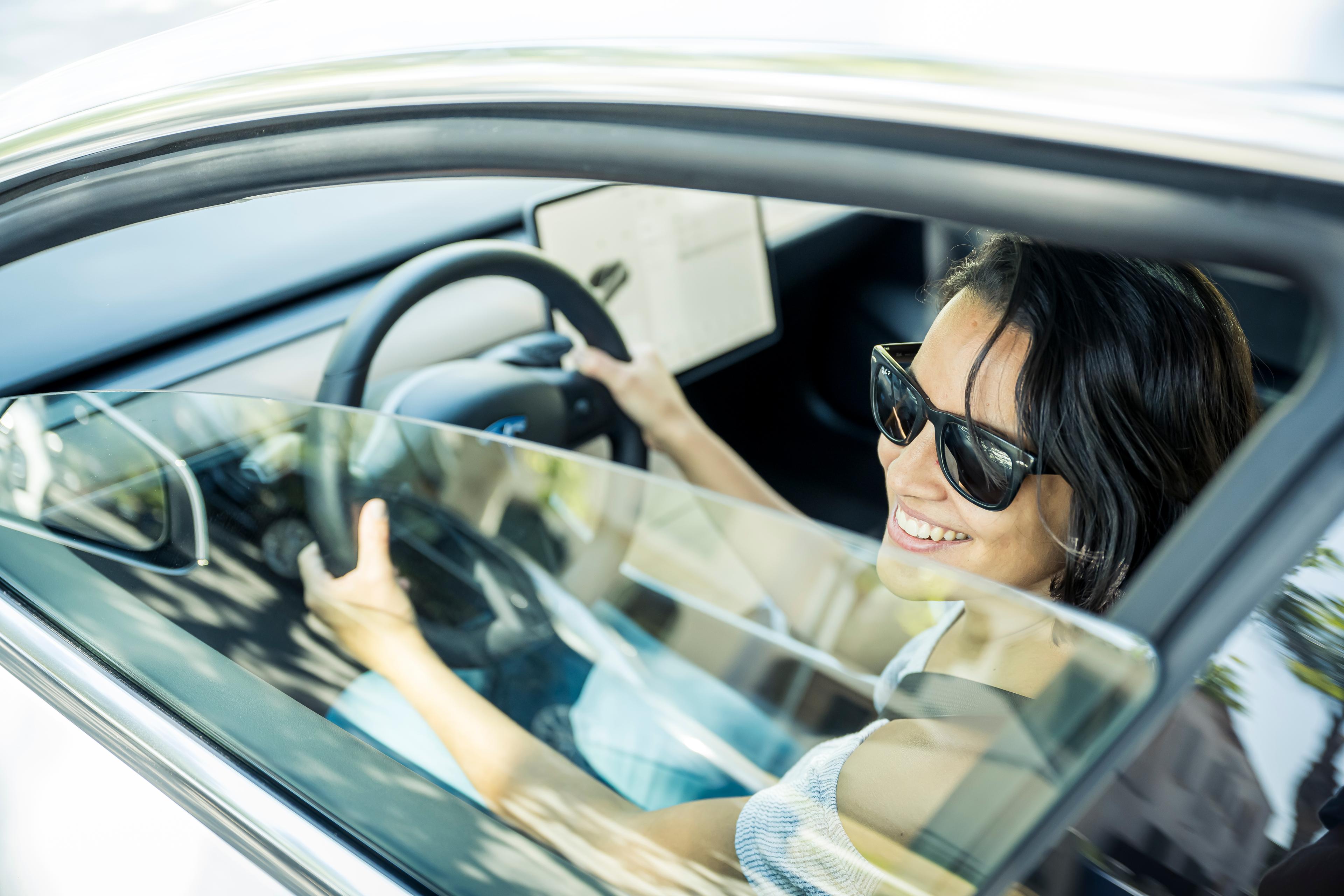 Practicing mindfulness while driving can help you have a happier commute. 