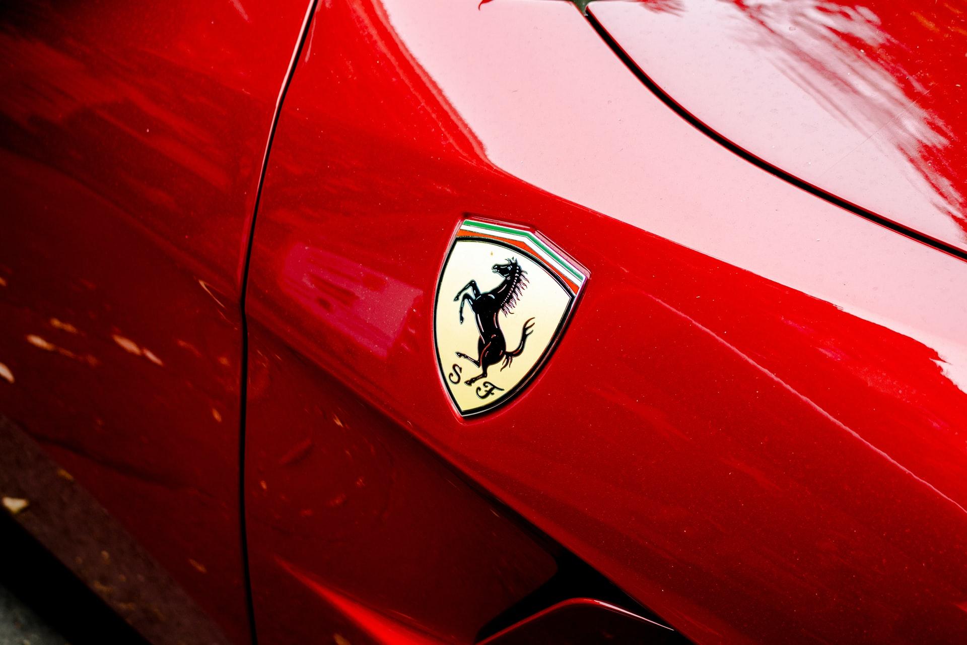 Though the “Bad Boys” series often featured Porsches, Michael Bay decided to use a Ferrari for a car chase in the second movie.