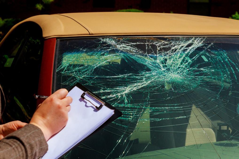 Luckily nobody was injured after a wild car crash in Missouri | Twenty20