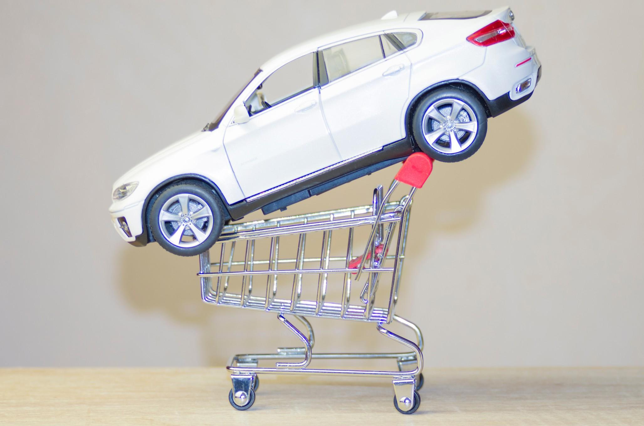 Ford is beginning to provide better online shopping options to customers.