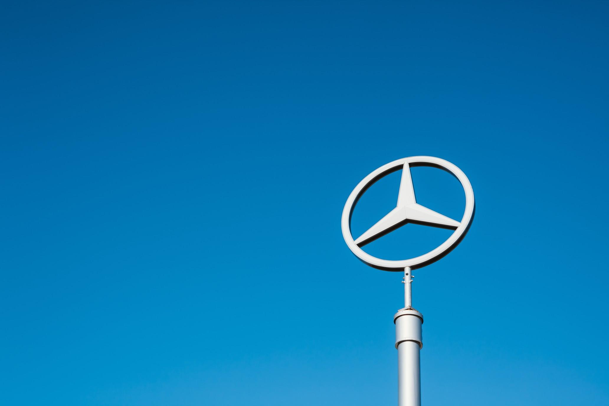 Mercedes-Benz is making a Tesla-like update to some of its cars.